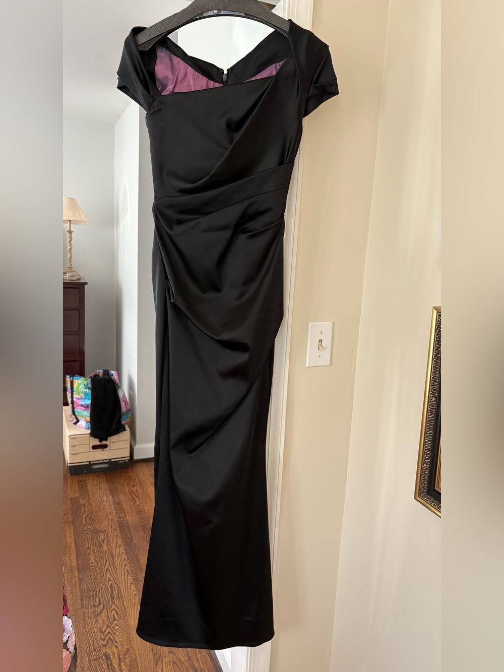 Talbot Runhof sheath gown in black. Elegant, classic, satin dress.